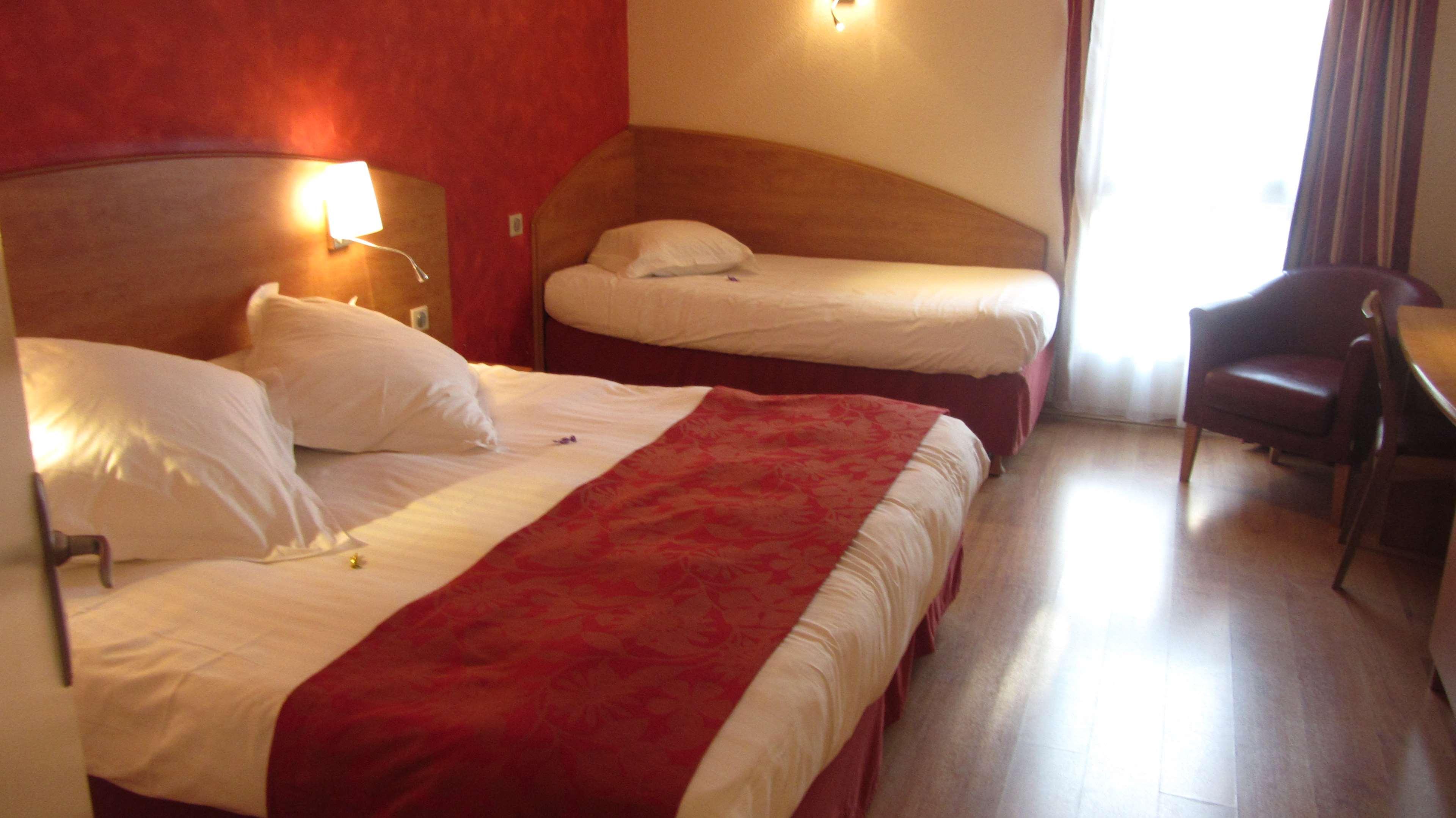 Kyriad Nîmes Ouest A9 Exterior foto