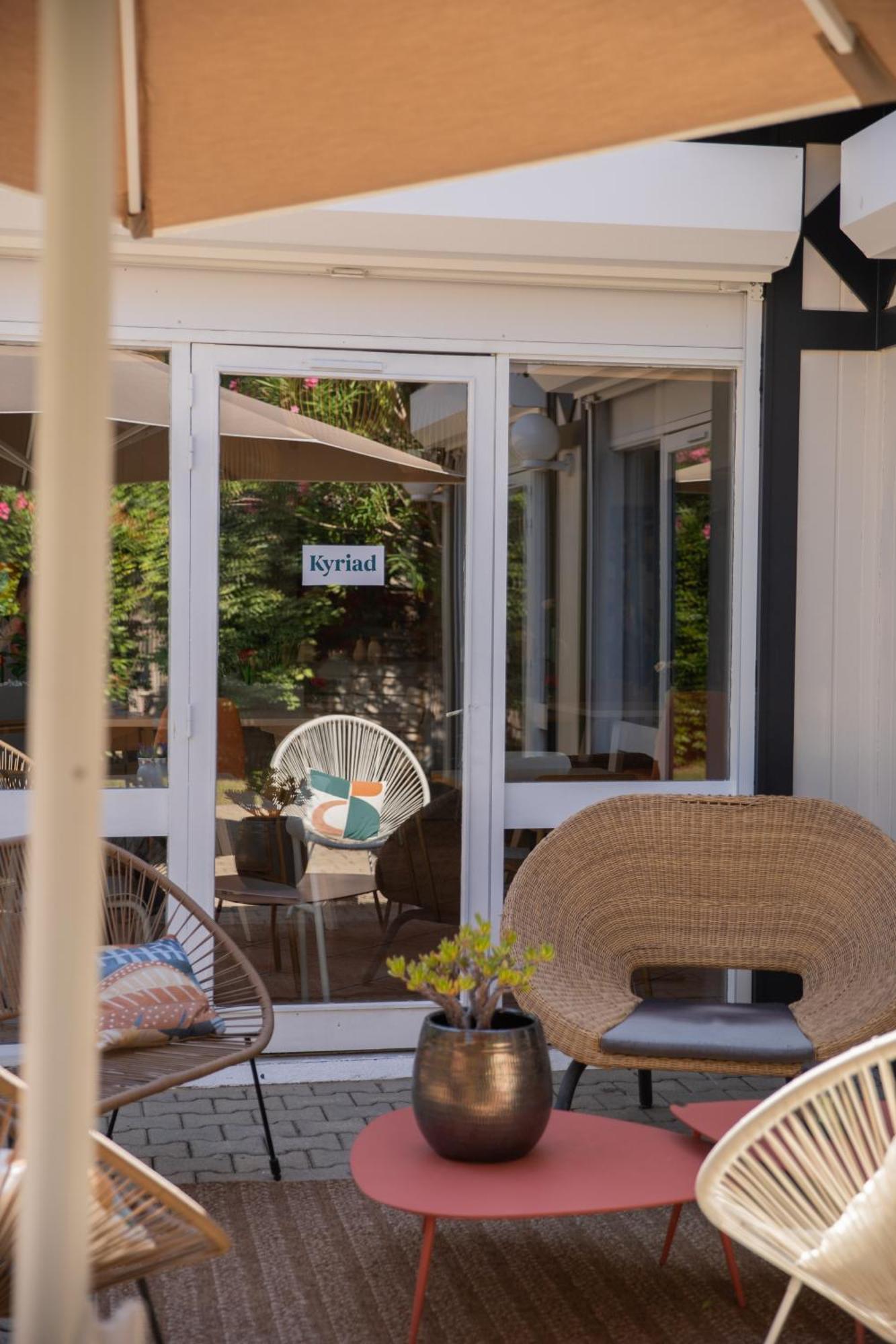 Kyriad Nîmes Ouest A9 Exterior foto